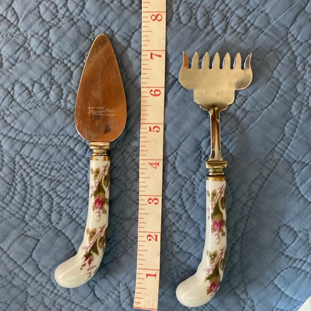 Vintage Sheffield Made In England Gold Trim Porcelain Handle Hostess Serving Set